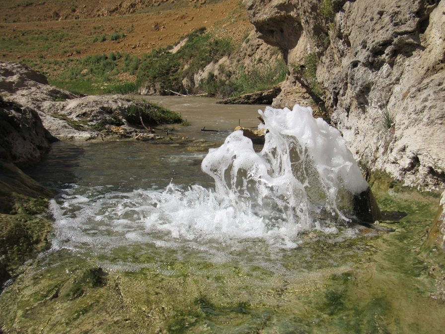 چشمه آب گرم هفت آباد